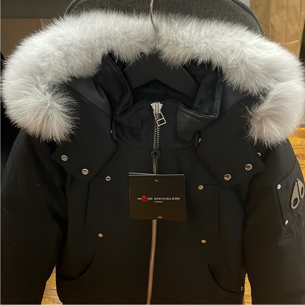 NEVER WORN MOOSE KNUCKLE COAT